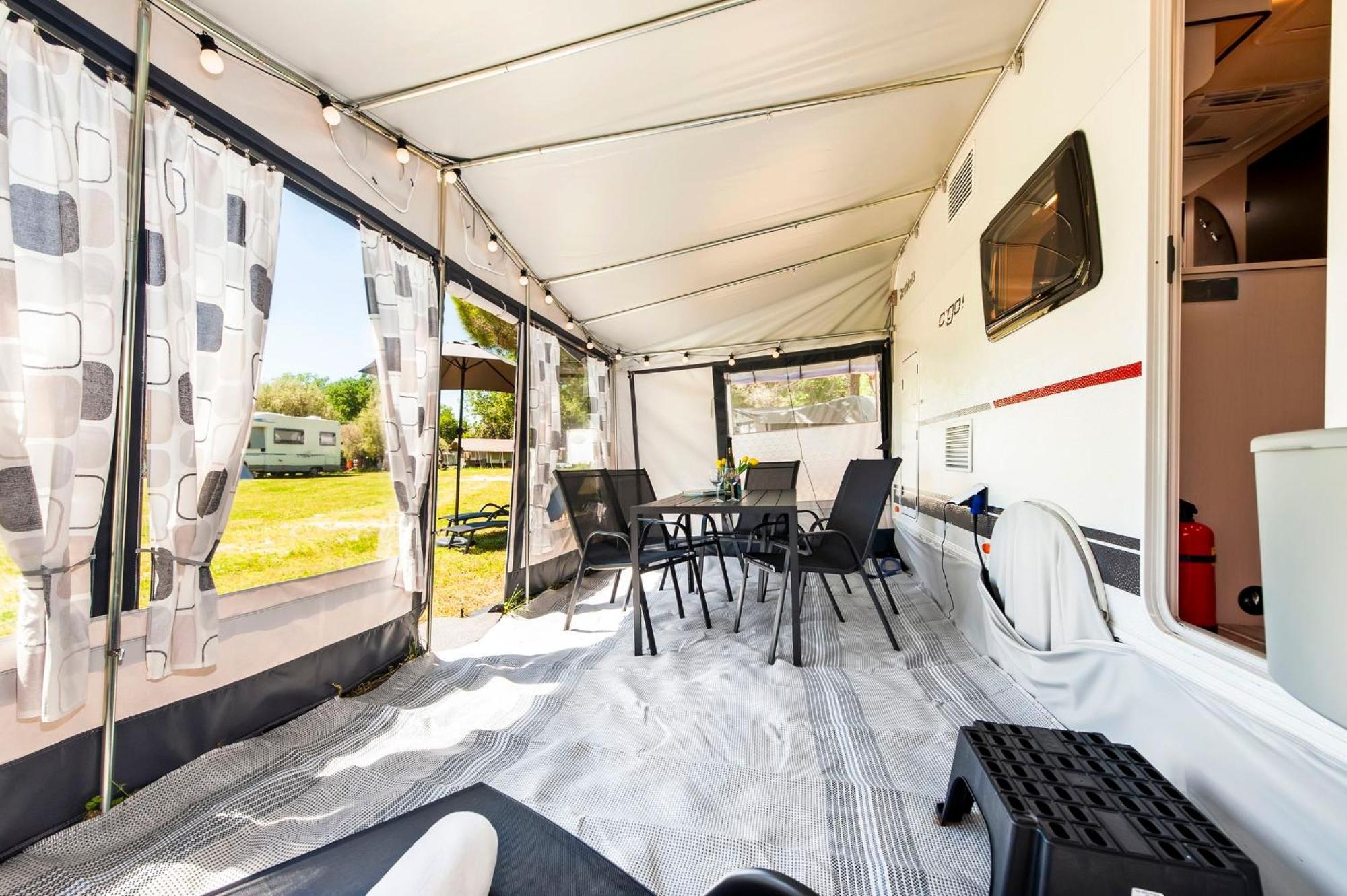 Campsite Bauer Caravan In Fkk Solaris *