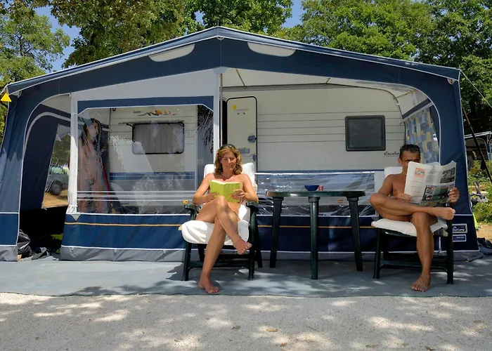 Bauer Caravan In Fkk Camping Solaris